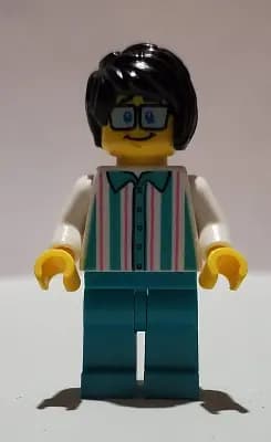 MK014:  Lee - Panda Store Owner