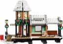 LEGO 10259 Stacja w zimowej wiosce — 11