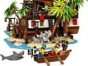 LEGO 21322 Piraci z Zatoki Barakud — 11