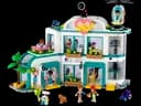 LEGO 42621 Szpital w mieście Heartlake — 1