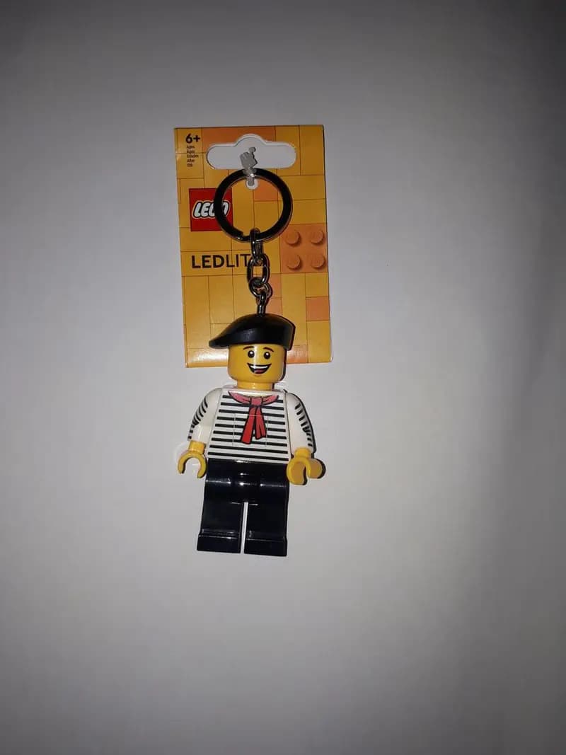 LEGO 5007256 French Minifigure Key Light