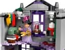 LEGO 76439 Sklepy Ollivandera i Madame Malkin — 4