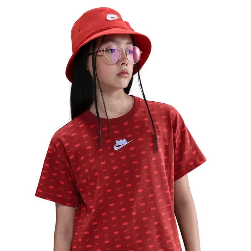 LEGO 5009948 Nike x LEGO Collection Cropped T Shirt